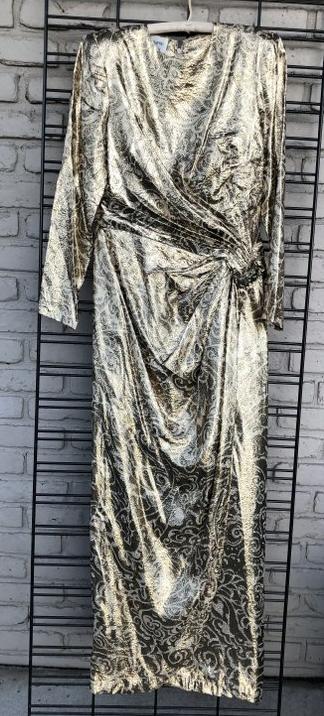 MIGNON DESIGNED BY DOROTHY FARBO EVENING DRESS, FROM: MIGNON DESIGNED BY DOROTHY FARBO EVENING DRESS, FROM DOCTORS HOME IN ULSTER COUNTY, N.Y. , THEY MOVED TO WEST PALM BEACH, MOST OF HER DRESSES WERE SIZE 8-10, THIS WAS A GREAT HOME, NON SMOKERS, THEY B