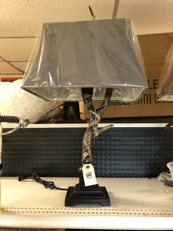 FAUX ANTLER TABLE LAMP: FAUX ANTLER TABLE LAMP