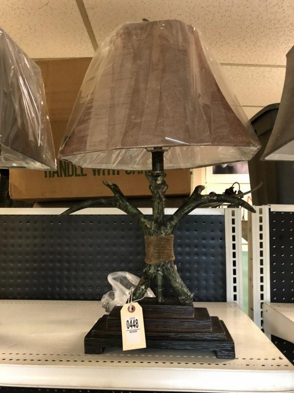 FAUX ANTLER TABLE LAMP: FAUX ANTLER TABLE LAMP