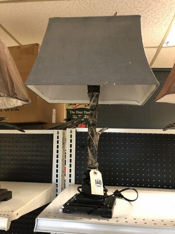 FAUX ANTLER TABLE LAMP: FAUX ANTLER TABLE LAMP