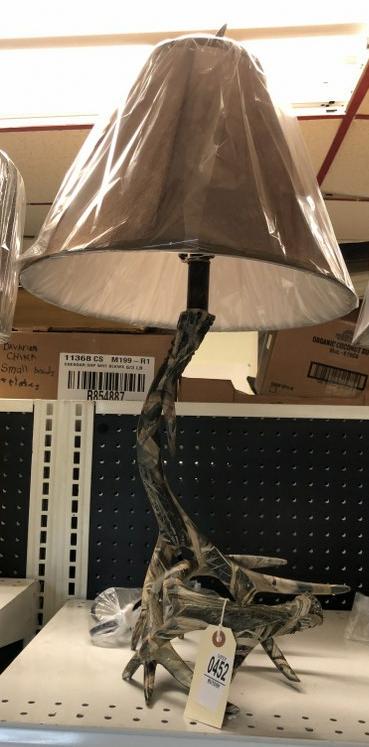 FAUX ANTLER TABLE LAMP: FAUX ANTLER TABLE LAMP