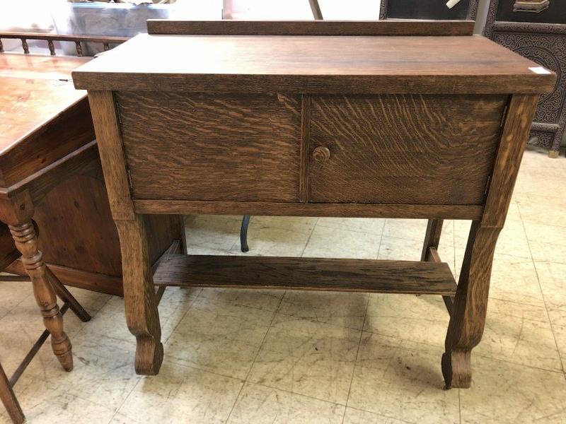 SMALL OAK SERVER, EMPIRE STYLE BASE, CLEAN, MEASURES: SMALL OAK SERVER, EMPIRE STYLE BASE, CLEAN, MEASURES 38" W X 18" DEEP X 36" HIGH.