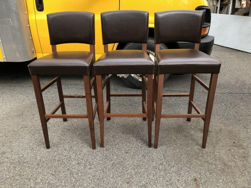(3) NICE CLEAN STOOLS, LEATHER LIKE MATERIAL, I SEE NO: (3) NICE CLEAN STOOLS, LEATHER LIKE MATERIAL, I SEE NO RIPS OR DAMAGE. FROM LOCAL HOME.