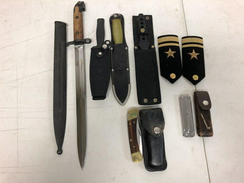 ESTATE LOT MISC. KNIVES, BAYONET, ETC.: ESTATE LOT MISC. KNIVES, BAYONET, ETC.