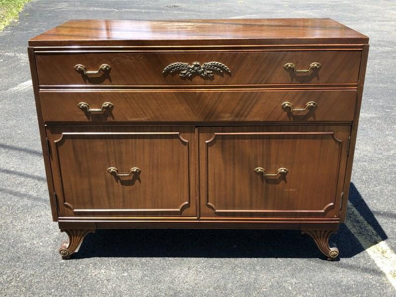 MAHOGANY DECORATIVE SERVER, SOME OLD WATER STAINS ON: MAHOGANY DECORATIVE SERVER, SOME OLD WATER STAINS ON TOP, A FEW SMALL VENEER CHIPS, NICE STYLE AND FORM. 43" X 21" X 34". ESTATE FOUND CONDITION.