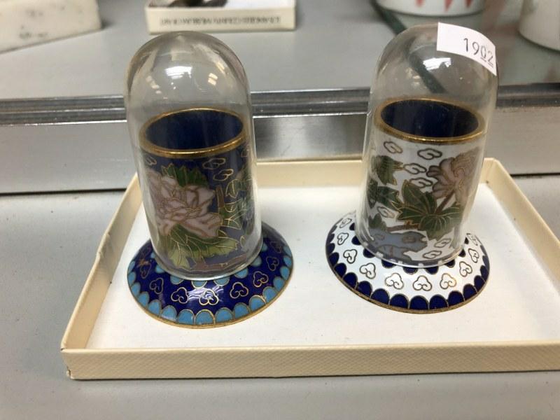 (2) CLOSINEE TOOTHPICK HOLDERS, VERY NICE SHAPE,: (2) CLOSINEE TOOTHPICK HOLDERS, VERY NICE SHAPE, PLASTIC TOPS, MEASURE 2" HIGH.