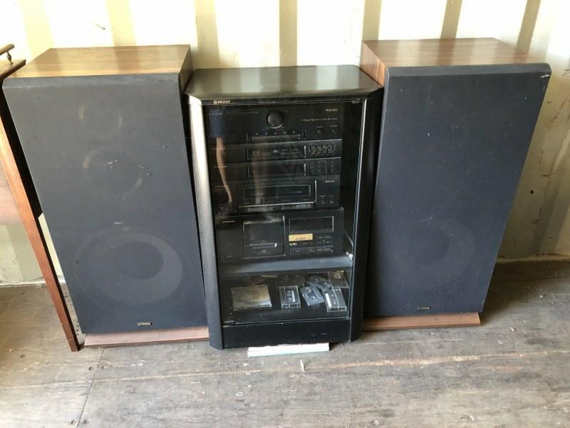 PIONEER STEREO SYSTEM, IN CABINET FROM WESTCHER, N.Y.: PIONEER STEREO SYSTEM, IN CABINET FROM WESTCHER, N.Y. ESTATE, NICE WORKING ESTATE CONDITION.