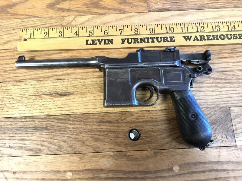 RARE MAUSER 7.63 CAL. SEMI AUTOMATIC (CALLED BROOM: RARE MAUSER 7.63 CAL. SEMI AUTOMATIC (CALLED BROOM HANDLE ?),SERIAL NUMBER 276583, FROM ESTATE OF HUDSON VALLEY GENTLEMAN, N.Y. STATE BUYERS NEED LICENSE, OUT OF STATE BUYERS SHIPPED TO FFL DEALER. BL