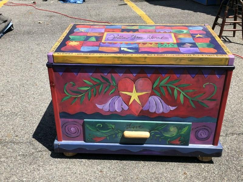 CONTEMPORARY FOLK ART STORAGE CHEST, COOL PAINT,: CONTEMPORARY FOLK ART STORAGE CHEST, COOL PAINT, HEARTFELT SAYINGS ALL AROUND TOP BORDER, ONE DRAWER, GOOD SOLID CONDITION, MEASURES 33" X 22" X 25" HIGH. FROM NYC WEEKENDERS COUNTRY HOME.