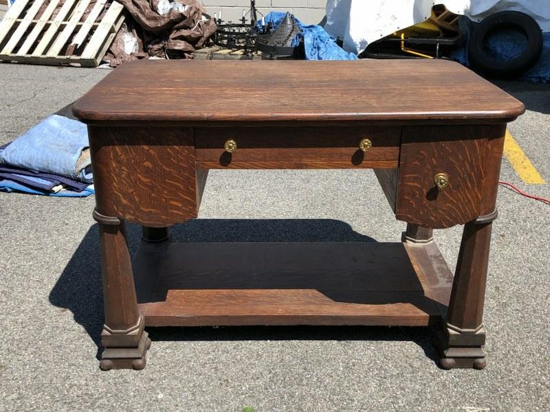 CIRCA 1910 QUARTER SEWN OAK PARTNERS DESK, CENTER: CIRCA 1910 QUARTER SEWN OAK PARTNERS DESK, CENTER DRAWER PULLS OUT ON EACH SIDE, AND DRAWER ON EACH SIDE, ORIGINAL FINISH. MEASURES 44" X 28" X 30" HIGH.