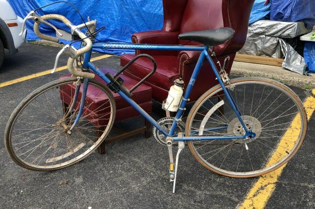 PEUGEOT OLDER 10 SPEED BICYCLE, FROM LOCAL ESTATE,: PEUGEOT OLDER 10 SPEED BICYCLE, FROM LOCAL ESTATE, CARBOLITE 103, MADE IN FRANCE. AS FOUND IN THE GARAGE.