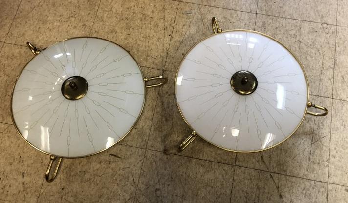 PR. LIGHTOLIER MID CENTURY FLUSH MOUNT CEILING LIGHTS,: PR. LIGHTOLIER MID CENTURY FLUSH MOUNT CEILING LIGHTS, FROM HUDSON VALLEY HOME, IN GOOD CONDITION, SEPARATION IN BRASS OUTER RIGN THAT HOLD SHADE IN PLACE, NOT LOOSE AT ALL, SHADE MEASURES 17" ACROSS.