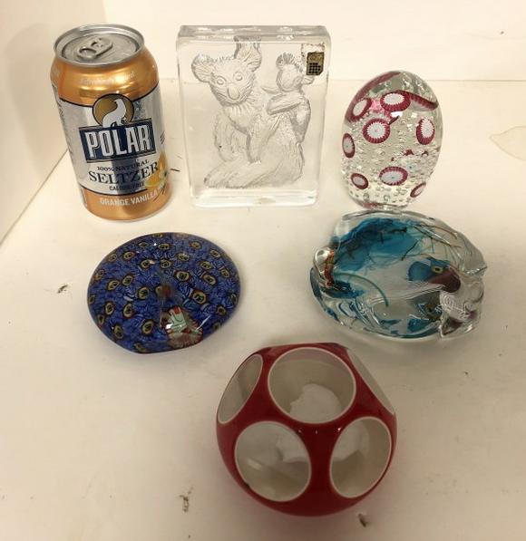 (5) LARGER ART GLASS ESTATE PAPERWEIGHTS, INCL. ONE: (5) LARGER ART GLASS ESTATE PAPERWEIGHTS, INCL. ONE WITH JOHN F. KENNEDY IN CENTER, A PEACOCK, A FISH (POSSIBLY MURANO (?)), CRYSTAL DAUM KOALA BEARS, AND 4" DECORATIVE DESIGNED ONE. FROM LOCAL ESTATE