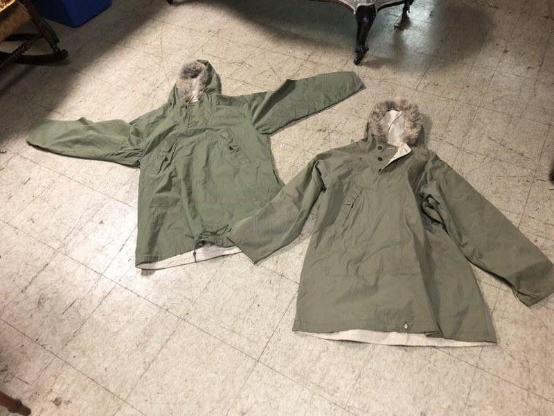 (2) ARMY JACKETS, WITH FUR HOODS, FROM LOCAL ESTATE,: (2) ARMY JACKETS, WITH FUR HOODS, FROM LOCAL ESTATE, LOOK LIKE XL POSSIBLY, NICE CONDITION, NICE WORN LOOKâ€¦.