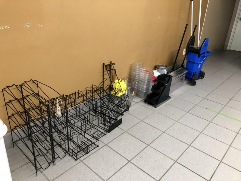 LARGE LOT MISC. DISPLAYS, ACCESSORIES, CLEANING: LARGE LOT MISC. DISPLAYS, ACCESSORIES, CLEANING RELATED. THIS LOCATION IS LOCATED AT 295 WALL STREET, KINGSTON, NEW YORK 12401, IT CAN BE PREVIEWED BY APPOINTMENT ONLY (845) 389-1933. ALL ITEMS ARE SO