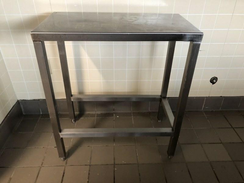 SMALL STAINLESS STEEL WORKTABLE. MEASURES 30" BY 16": SMALL STAINLESS STEEL WORKTABLE. MEASURES 30" BY 16" BY 34" HIGH. THIS LOCATION IS LOCATED AT 575 BROADWAY, KINGSTON, NEW YORK 12401, IT CAN BE PREVIEWED BY APPOINTMENT ONLY (845) 389-1933. ALL ITEMS 