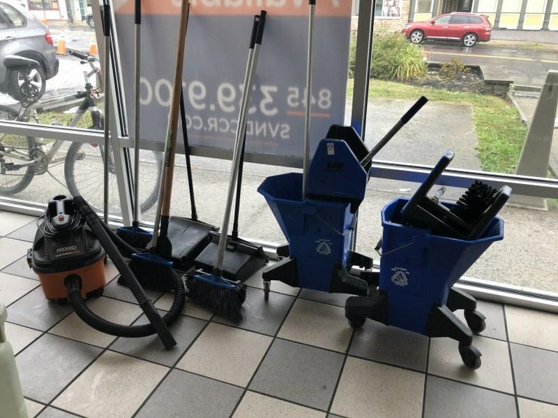 CLEANING LOT INCLUDING 2 MOP RINGERS, VACUUM CLEANER: CLEANING LOT INCLUDING 2 MOP RINGERS, VACUUM CLEANER ETC. THIS LOCATION IS LOCATED AT 575 BROADWAY, KINGSTON, NEW YORK 12401, IT CAN BE PREVIEWED BY APPOINTMENT ONLY (845) 389-1933. ALL ITEMS ARE SOLD