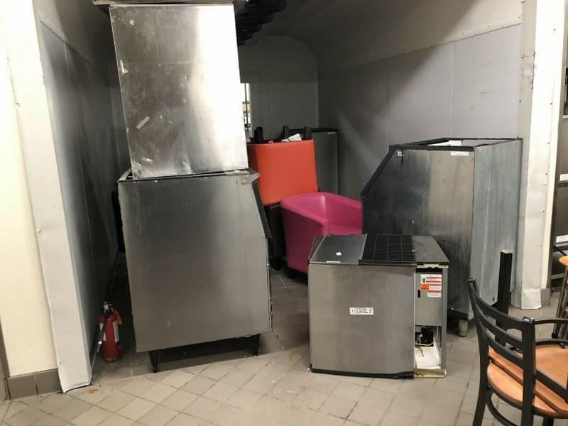 3 ICE MACHINES, 2 WITH TOPS AS FOUND CONDITION.: 3 ICE MACHINES, 2 WITH TOPS AS FOUND CONDITION. INCLUDES 1 HOSHIZIKI AND 2 MANITOWACS. THIS LOCATION IS LOCATED AT 575 BROADWAY, KINGSTON, NEW YORK 12401, IT CAN BE PREVIEWED BY APPOINTMENT ONLY (845)