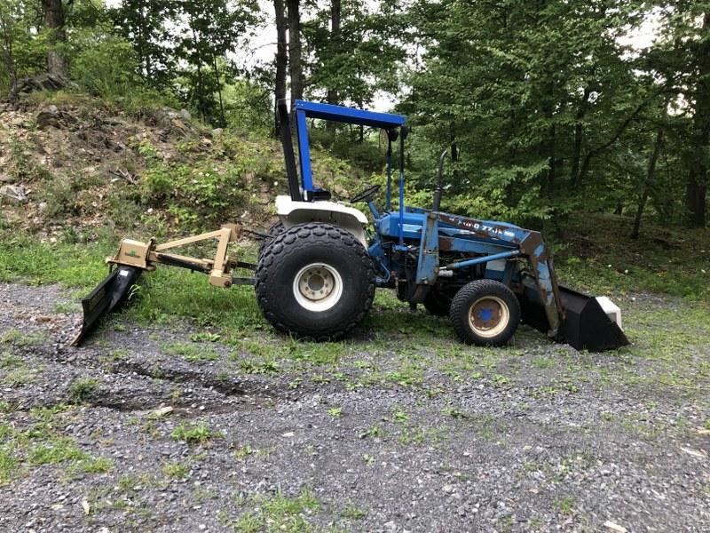 FORD TRACTOR 1988 1910 BLUE. 4WD WITH FORD 770A: FORD TRACTOR 1988 1910 BLUE. 4WD WITH FORD 770A LOADER 8FT LAND PRIDE BACK BLADE, RUNS GREAT. TO SCHEDULE AN APPOINTMENT TO PREVIEW VEHICLES, LOCATED IN RED HOOK, NY, PLEASE CALL 845-399-0900