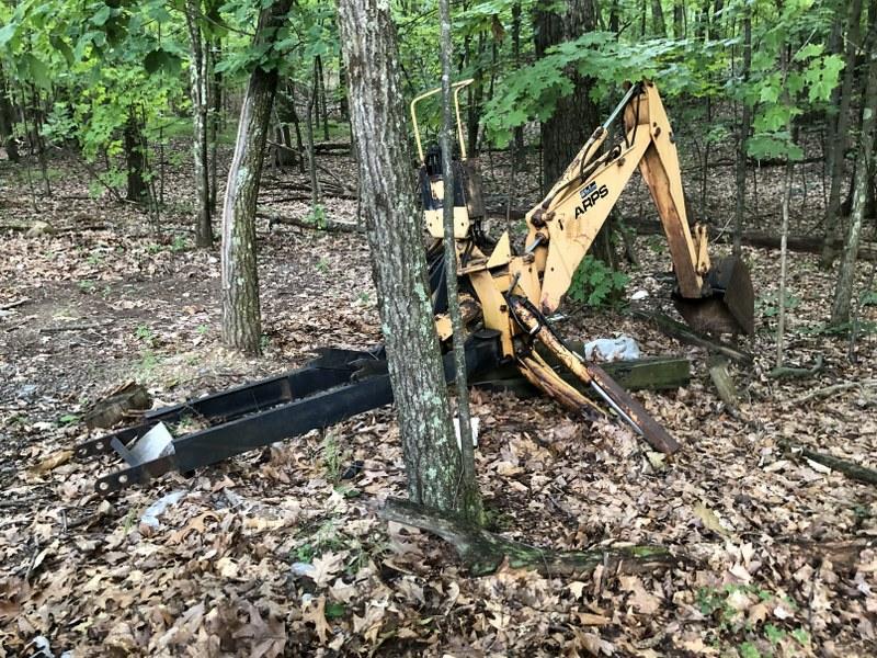 BACKHOE ATTACHMENT ARPS MODEL 90 YELLOW. FITS FORD: BACKHOE ATTACHMENT ARPS MODEL 90 YELLOW. FITS FORD 1910 WITH SUB FRAME. TO SCHEDULE AN APPOINTMENT TO PREVIEW VEHICLES, LOCATED IN RED HOOK, NY, PLEASE CALL 845-399-0900