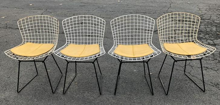 4 KNOLL HARRY BERTOIA WIRE CHAIRS, PERIOD, WITH: 4 KNOLL HARRY BERTOIA WIRE CHAIRS, PERIOD, WITH ORIGINAL LEATHER SEATS, IN ESTATE FOUND GOOD CONDITION, FROM WOODSTOCK, N.Y. ESTATE, BLACK BASES.