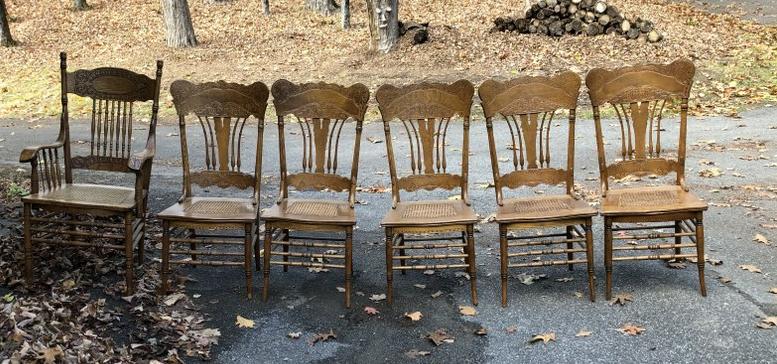 6 TURN OF THE CENTURY OAK SPINDLEBACK CHAIRS W/5: 6 TURN OF THE CENTURY OAK SPINDLEBACK CHAIRS W/5 MATCHING AND 1 ODD ARMCHAIR FROM LOCAL ESTATE