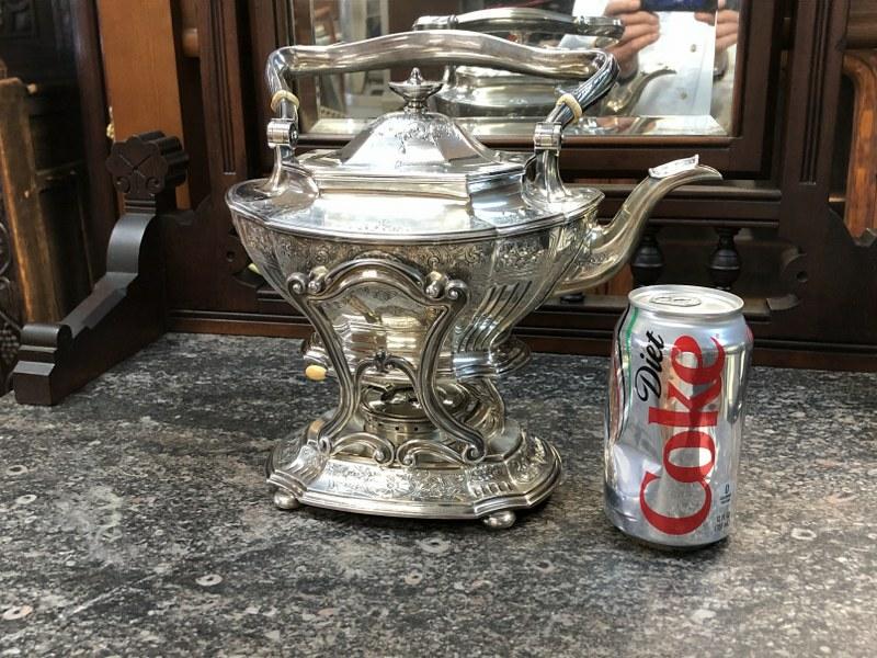 GORHAM STERLING SILVER TEAPOT ON SWIVEL STERLING STAND.: GORHAM STERLING SILVER TEAPOT ON SWIVEL STERLING STAND. HALLMARKED ON BOTTOM AS PICTURED, WEIGHS 55.30 TROY OUNCES. IN EXCELLENT ESTATE CONDITION, FROM WEALTHY KINGSTON ESTATE, WHERE 7 WONDERFUL PIECE