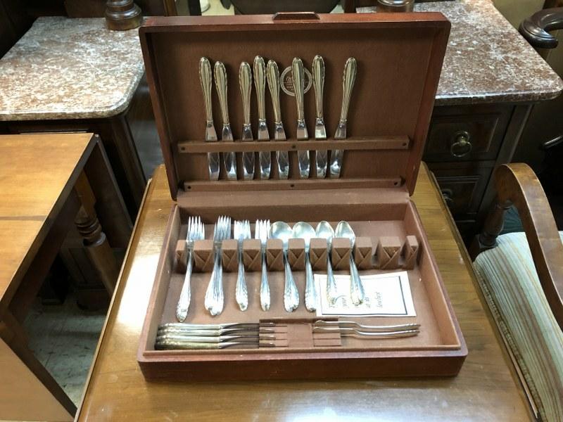 GORHAM STERLING SILVER SERVICE FOR 8, FROM LOCAL: GORHAM STERLING SILVER SERVICE FOR 8, FROM LOCAL ESTATE. LYRIC PATTERN, NOT MONOGRAMMED, IN VERY GOOD ESTATE CONDITION. INCLUDES 8 DINNER FORKS, 8 DESSERT FORKS, 8 TEASPOONS, 8 SOUP SPOONS, 8 KNIVES, 