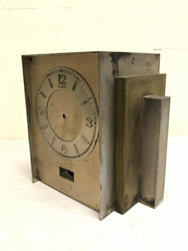 RARE ATMOS REUTTER ART DECO SKYSCRAPER DESIGN BODY AND: RARE ATMOS REUTTER ART DECO SKYSCRAPER DESIGN BODY AND MOVEMENT ONLY. FOUND IN AN OLD TIMERS CLOCK REPAIR SHOP, ALONG WITH THE OTHER CLOCKS WE ARE SELLING, I HAVE NEVER SEEN THIS MODEL BEFORE, THE SER