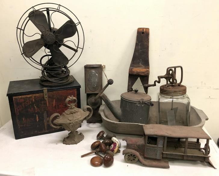 MISC. OLD BARN LOT, ALL FOUND IN OLD MARLBORO, N.Y.: MISC. OLD BARN LOT, ALL FOUND IN OLD MARLBORO, N.Y. BARN, AS IS, COOL STUFF, INCLUDING 2 MILITARY WOOD FOOT LOCKER GREEN TRAYS, OLD GE FAN, METAL TOY VEHICLE, WOOD BOWL, KITCHEN ITEMS, DOOR KNOBS, ETC