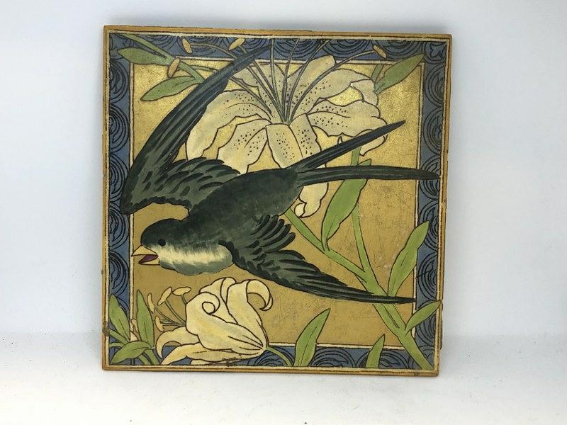 MINTON HOLLINS & CO. STOKE ON TRENT LB ARTS & CRAFTS: MINTON HOLLINS & CO. STOKE ON TRENT LB ARTS & CRAFTS STYLE TILE, GOOD ESTATE CONDITION, MEASURES 8" X 8". FROM LOCAL ESTATE.