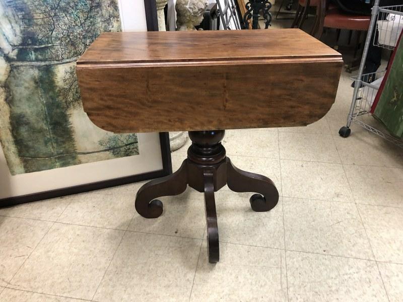 EMPIRE MAHOGANY DROP LEAF TABLE, GOOD ESTATE CONDITION,: EMPIRE MAHOGANY DROP LEAF TABLE, GOOD ESTATE CONDITION, STRUCTURALLY SOUND.