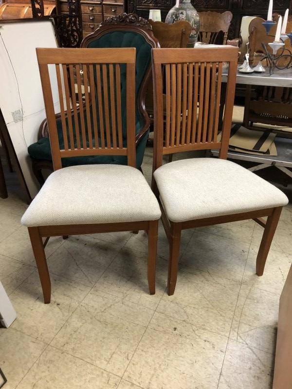 (2) TEAK DANISH MODERN STYLE CHAIRS, BENNY LINDEN: (2) TEAK DANISH MODERN STYLE CHAIRS, BENNY LINDEN DESIGN, MADE IN THAILAND. NICE CONDITION.