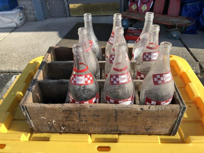 ZEEH'S SODA WOOD CASE WITH (9) PINT BOTTLES, FROM: ZEEH'S SODA WOOD CASE WITH (9) PINT BOTTLES, FROM KINGSTON, N.Y.