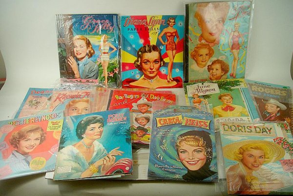 LOT OF EARLY PAPER DOLLS, INCLUDING DORIS DAY, RON: LOT OF EARLY PAPER DOLLS, INCLUDING DORIS DAY, RONALD REAGEN, ROY ROGERS AND DALE EVANS, CLARK GABLE, DEBBIE REYNOLDS, ETC, SOME USED, GOOD CONDITION