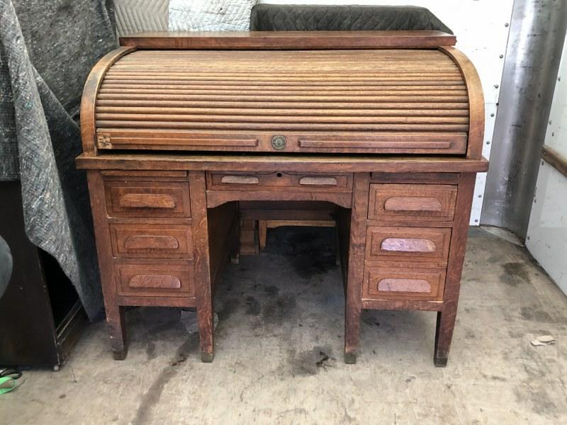 OAK CIRCA 1900 ROLL TOP DESK, GOOD OVERALL ESTATE: OAK CIRCA 1900 ROLL TOP DESK, GOOD OVERALL ESTATE CONDITION, STANDARD BRAND ON BRASS LOCK PLATE, MEASURES 49.5"W X 43.5"H X 34" DEEP.