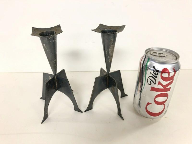KURT MATZDORF (1922-2008) MODERNIST STERLING SILVER: KURT MATZDORF (1922-2008) MODERNIST STERLING SILVER CANDLESTICKS, MARKED HANDWROUGHT STERLING. FROM LOCAL ESTATE, IN NEED OF POLISHING, IN EXCELLENT CONDITION, MEASURE 6.25" HIGH. AN IMPORTANT SILVERS