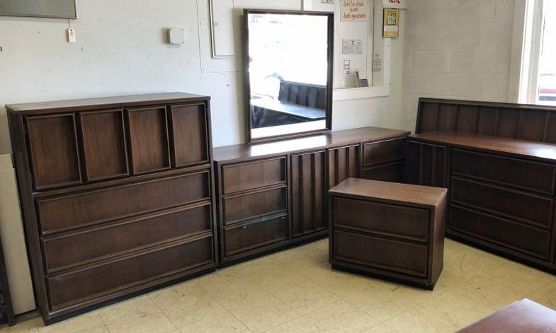 (5) PC. DANISH MODERN STYLE BEDROOM SET, WITH TALL: (5) PC. DANISH MODERN STYLE BEDROOM SET, WITH TALL CHEST WITH DRAWERS BEHIND DOORS, LONG CHEST WITH MIRROR & DRAWERS BEHIND BOTTOM DOORS, BED, NIGHTSTAND & CONSOLE CABINET. TALL CHEST MEASURES 47" X 4