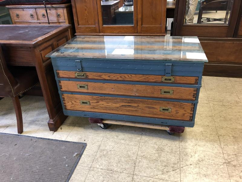 GREAT OLD OAK 3 DRAWER TOOL CHEST, MADE IN TO COFFEE: GREAT OLD OAK 3 DRAWER TOOL CHEST, MADE IN TO COFFEE TABLE, WITH AN OLDER BLUE PAINT, HEAVY, WELL BUILT, FROM NICE NEWBURGH, N.Y. ESTATE. TOOL CHEST MEASURES 42" WIDE X 18" DEEP X 22.5" HIGH. THE GLAS