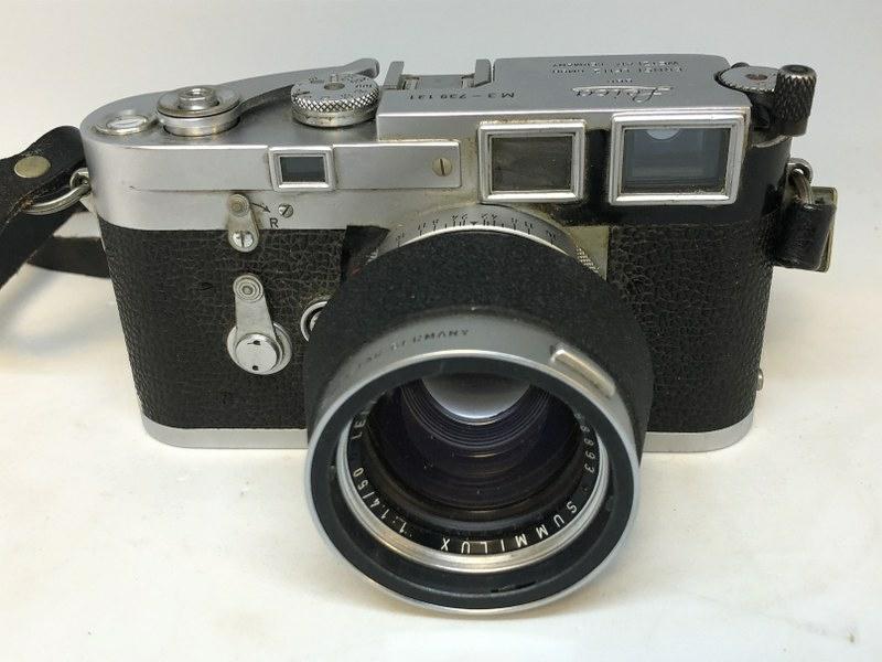 LEICA M3 355 MM CAMERA, WITH QUALITY LENS, FROM LOCAL: LEICA M3 355 MM CAMERA, WITH QUALITY LENS, FROM LOCAL ESTATE, SERIAL NUMBER IS 739131, IN UNTOUCHED CONDITION, JUST AS WE FOUND IT FROM A LOCAL ESTATE.