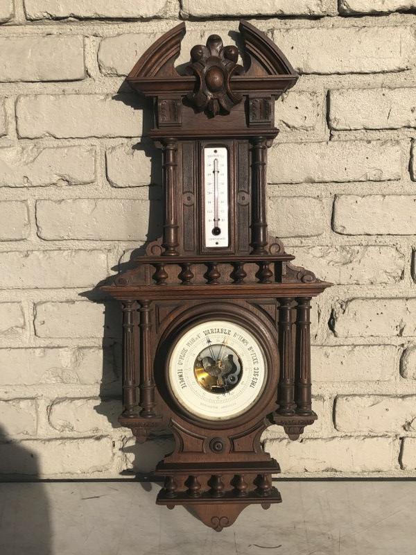 FRENCH VICTORIAN BAROMETER, FROM BROOKLYN, N.Y. ESTATE,: FRENCH VICTORIAN BAROMETER, FROM BROOKLYN, N.Y. ESTATE, IN WONDERFUL ORIGINAL CONDITION, WITH NO DAMAGE. MEASURES 27.5" HIGH X 12" WIDE AT WIDEST POINT.