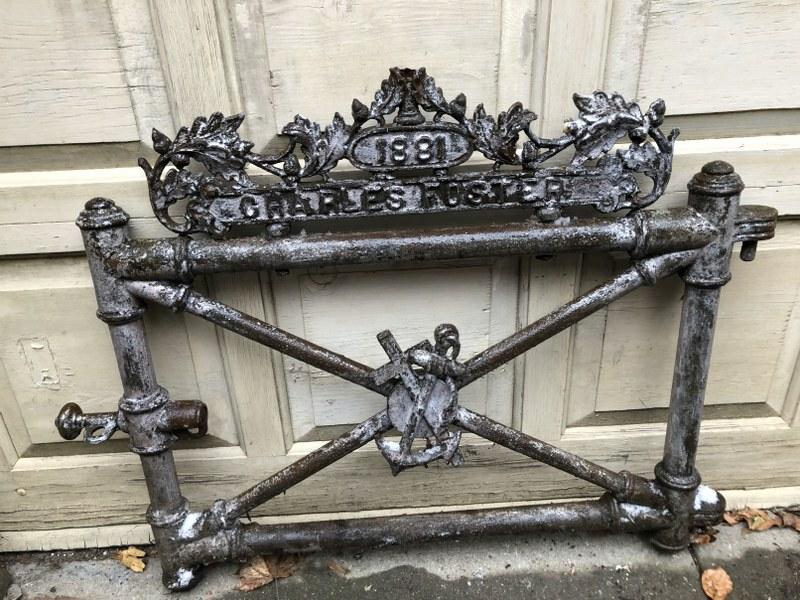 VICTORIAN CAST IRON CEMETARY GATE WITH ANCHOR & CROSS: VICTORIAN CAST IRON CEMETARY GATE WITH ANCHOR & CROSS ON TOP, DATED 1881, WITH NAME OF CHARLES FOSTER, FROM BROOKLYN, N.Y. HOARD OF ARCHITECTURAL IRON, FENCING & MORE. VERY GOOD CONDITION, MEASURES 34