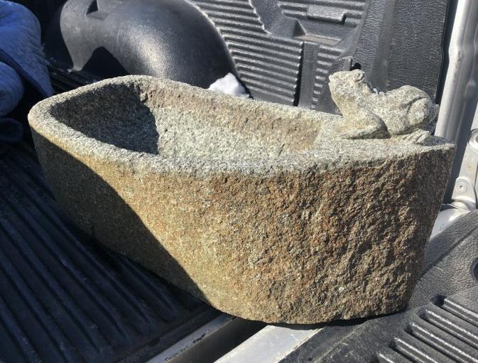 WONDERFUL CARVED GRANITE BIRD BATH WITH FIGURAL FROG.: WONDERFUL CARVED GRANITE BIRD BATH WITH FIGURAL FROG. IN VERY GOOD ESTATE CONDITION, FROM HURLEY, NY. ESTATE, MEASURES 19" LONG X 16" WIDE X 9" TO TOP OF FROG.