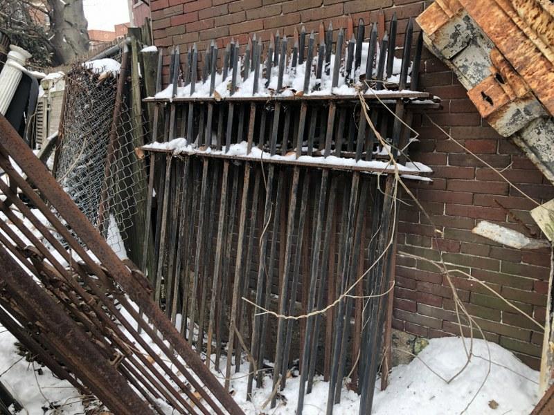 (5) SECTIONS OLDER IRON SPIKED FENCE, FROM BROOKLYN,: (5) SECTIONS OLDER IRON SPIKED FENCE, FROM BROOKLYN, N.Y. ESTATE HOARD OF ARCHITECTURAL ELEMENTS, THEY MEASURES 64" HIGH X 60" WIDE, PICK UP IN BROOKLYN, N.Y.