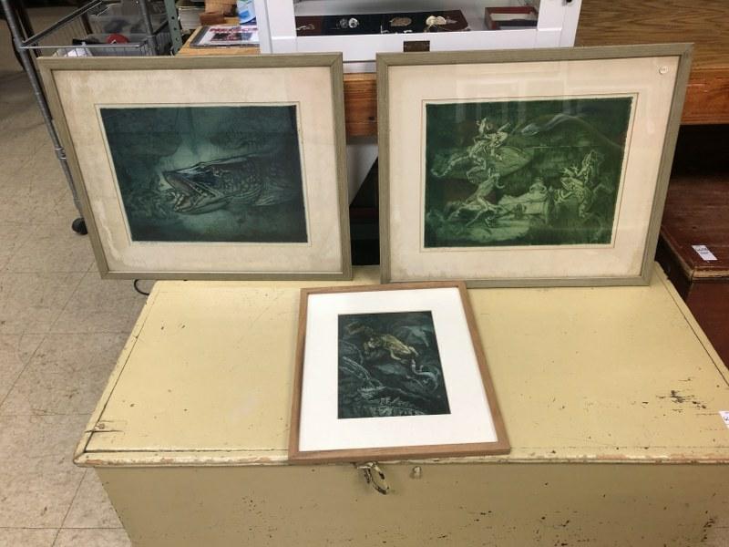 (3) JOSEF ROSL PRINTS OF FISH, FROGS, LIZARDS, (2): (3) JOSEF ROSL PRINTS OF FISH, FROGS, LIZARDS, (2) SIGNED IN PENCIL, SMALLER ONE IS NOT SIGNED, LARGER ONES MEASURE 11" X 14" EACH, KNOWN FOR THIS TYPE OF WORK, FROM GERMANY.
