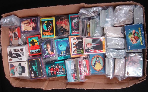 TRADING CARDS-LARGE BOX OVER 3000 NON-SPORTING TRA: TRADING CARDS-LARGE BOX OVER 3000 NON-SPORTING TRADING CARDS, INCLUDING STAR TREK, BATMAN, E T, DICK TRACY, TERMINATOR 2, WIZARD OF OZ, BRAM STOKER'S DRACULA, BEAUTY & THE BEAST, GHOSTBUSTERS, ROBIN H