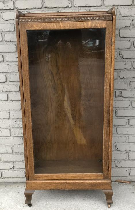 OAK 1 DOOR BOOKCASE W/3 ADJUSTABLE SHELVES, MEAUSRE (1 of 2)