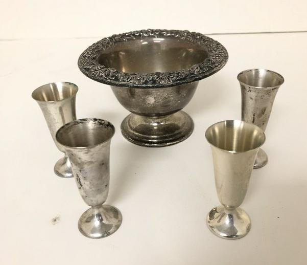 STERLING ESTATE LOT INCL. 4 GORHAM APERTIF CUPS & S.: STERLING ESTATE LOT INCL. 4 GORHAM APERTIF CUPS & S. KIRK & SON BOWL WITH FANCY FLORAL DECORATED RIM. WEIGHT 7.15 TROY OUNCES.
