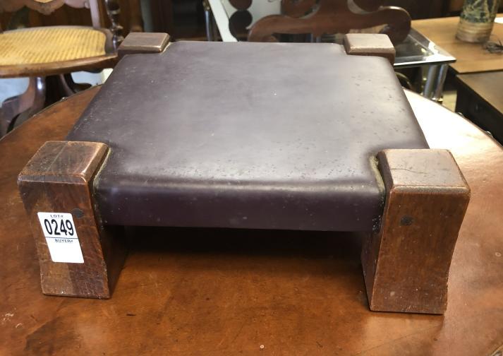 GUSTAV STICKLEY # 302 "MONK" FOOTSTOOL (1 of 3)
