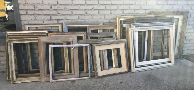 (30) WONDERFUL LOT OF OLDER PICTURE FRAMES, FROM (1 of 7)